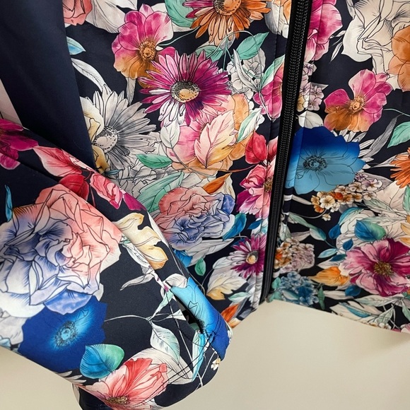 Johnny Was Fall Dance Fitted Athletic Jacket - Blue Floral - Size Small - Picture 9 of 13